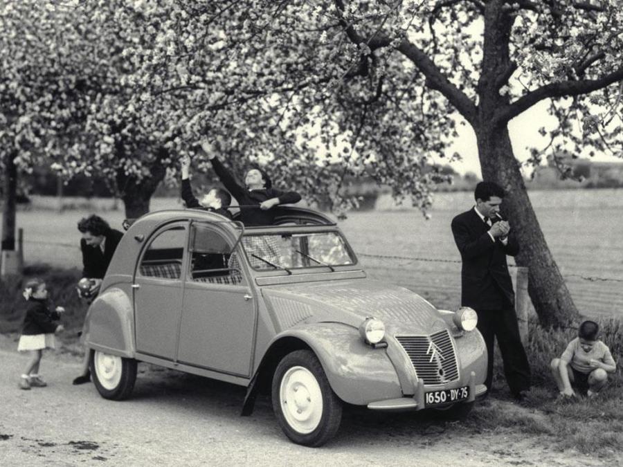  Citroen 2CV 1949 года  (фото 10 из 12)